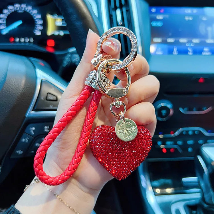 Clay diamond full diamond love key chain studded leather rope cross-border heart-shaped car key chain female exquisite pendant.
