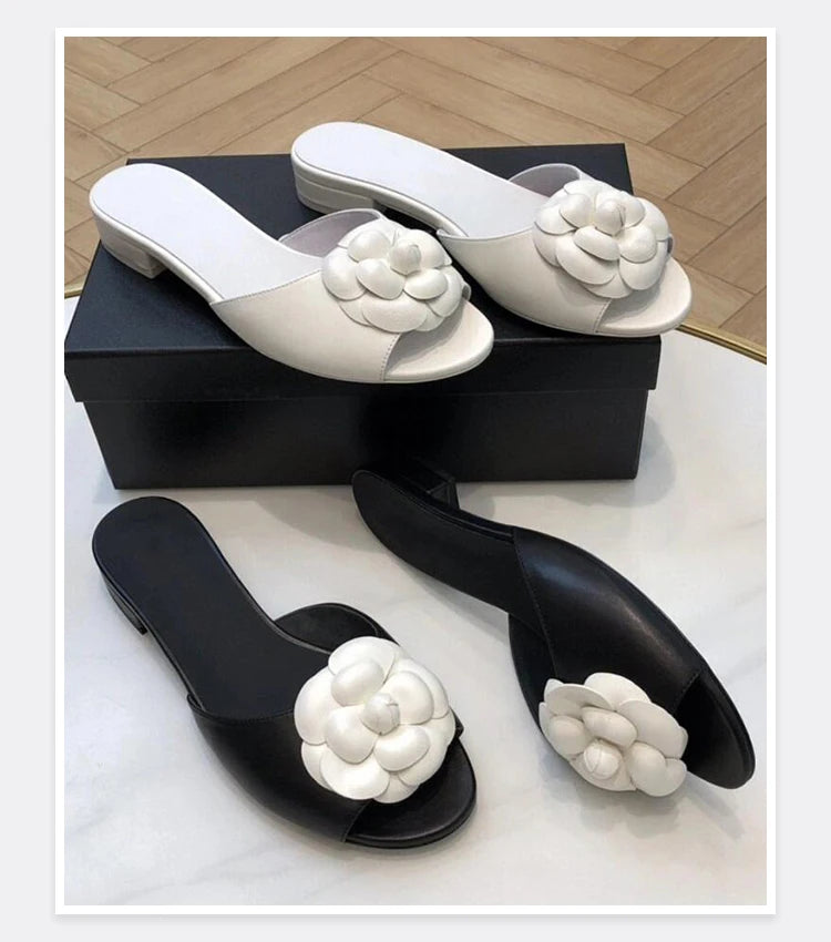 2025 Spring/Summer New Beach Vacation One Word Open Toed Flat Bottom Outerwear Camellia Slippers for Women