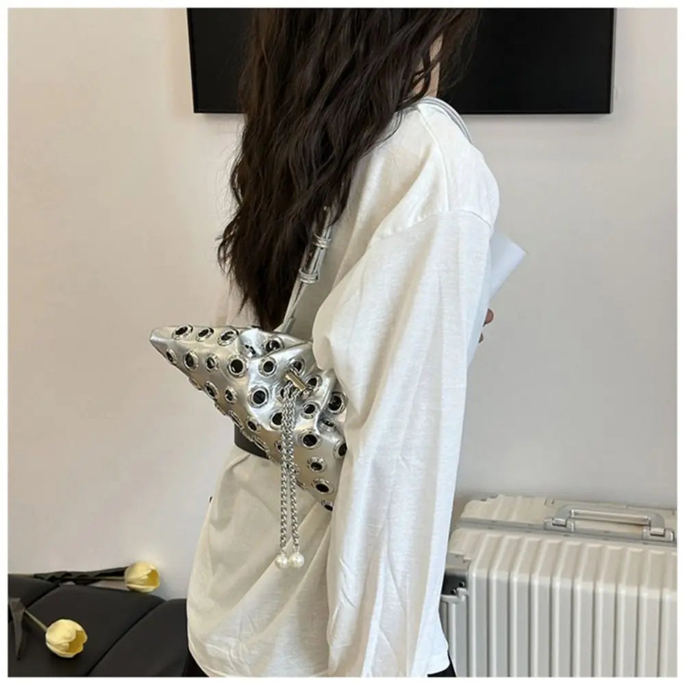 Portable Metal Stud Rivet Shoulder Bag Spicy Girl Chain Y2k Underarm Bag Punk Style Handbag Drawstring Crossbody Bag Daily