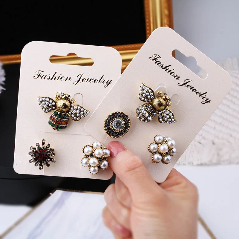 Koreanische Broschennadeln 3er-Set Biene Perle Strass Brosche Nadeln All-Matching Retro-Schmuckaccessoires für Frauen