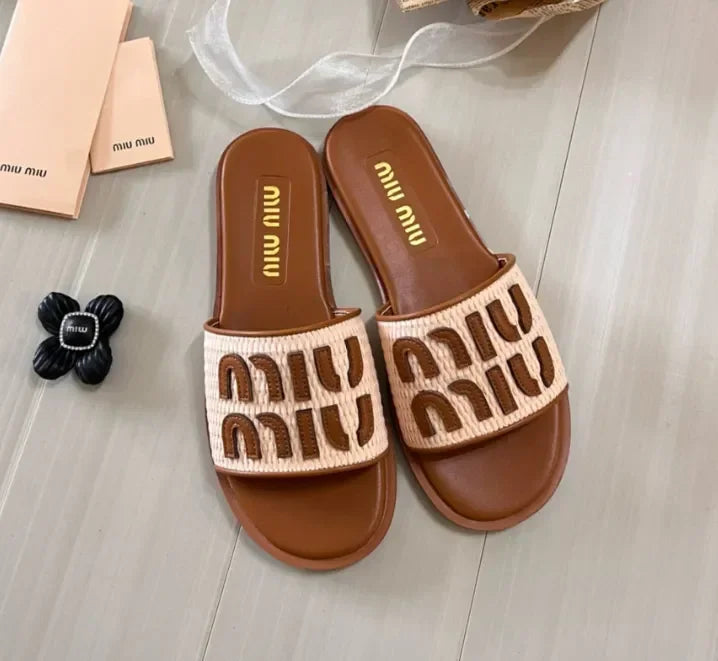 Designer Women's high quality flat leather non-slip slippers Summer triangle printed slippers Comfortable casual beach sandals