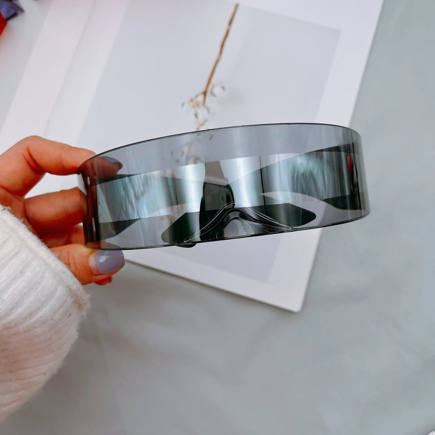 Futuristic Narrow Visor women Sunglasses Laser Eyeglasses Personality Mirrored Lens Eyewear Glasses integrated Men sun glasses