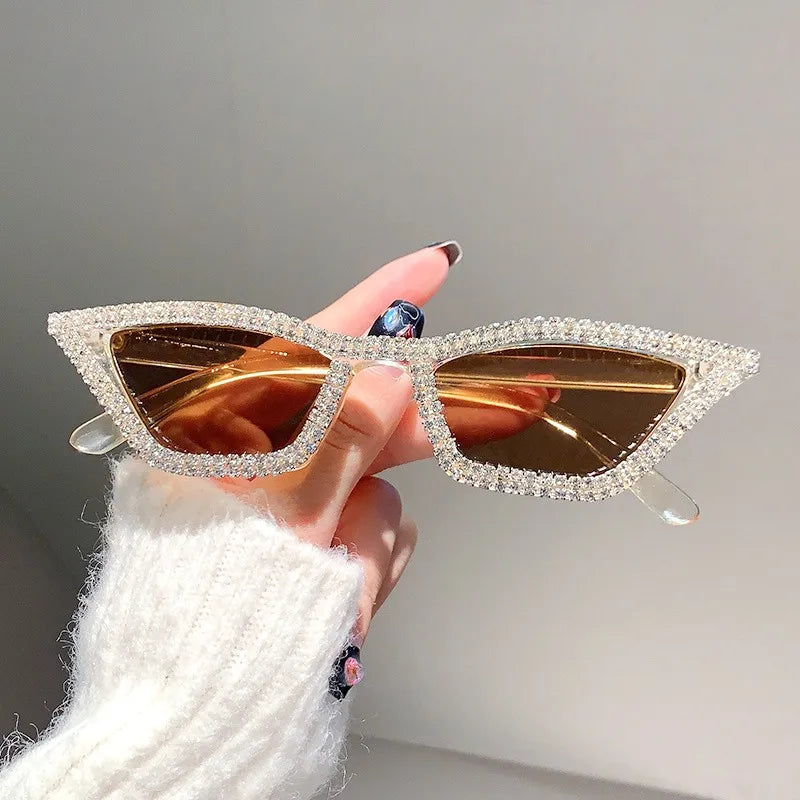 KLASSNUM Luxury Cat Eye Sunglasses Women Men Fashion Diamond Triangle Brand Designer Glitter Sun Glasses UV400 Shades Eyeglasses