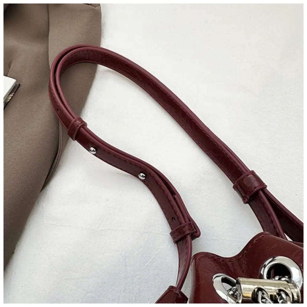 Portable Metal Stud Rivet Shoulder Bag Spicy Girl Chain Y2k Underarm Bag Punk Style Handbag Drawstring Crossbody Bag Daily
