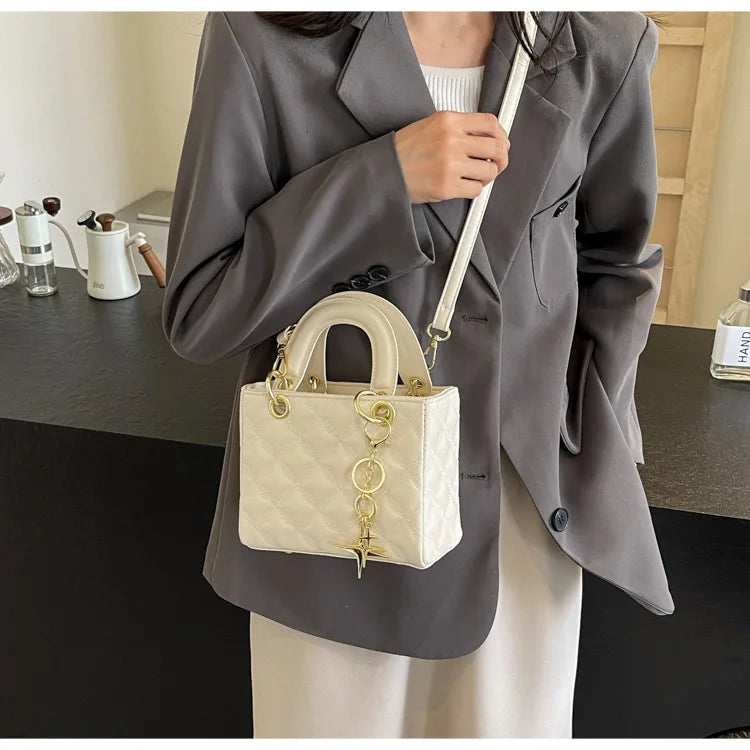 Quilted Pattern Solid Color Pu Handbag With Pendant Decoration, Versatile Noble Women's Crossbody Bag, Fashionable Handbag
