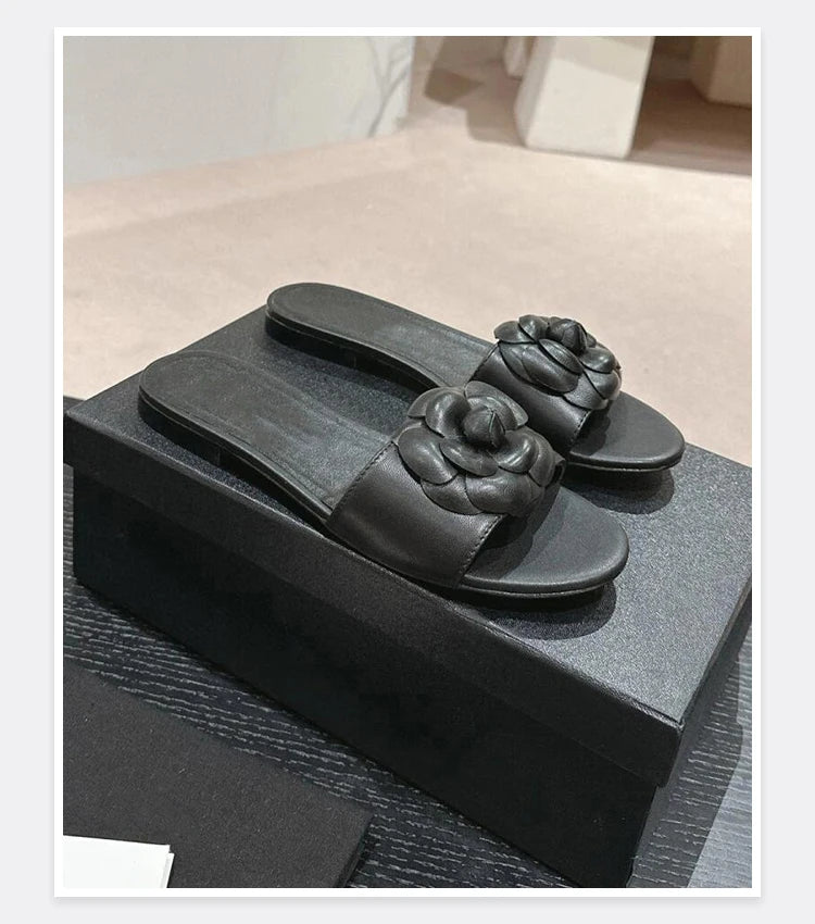 2025 Spring/Summer New Beach Vacation One Word Open Toed Flat Bottom Outerwear Camellia Slippers for Women