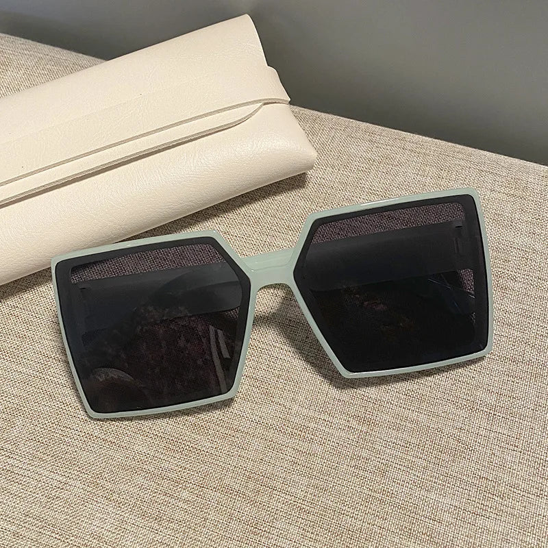New Vintage Large Frame Sunglasses Women's Brand Designer Square Sun Glasses Women Travel Fashion Eyewear UV400 Gafas De Sol