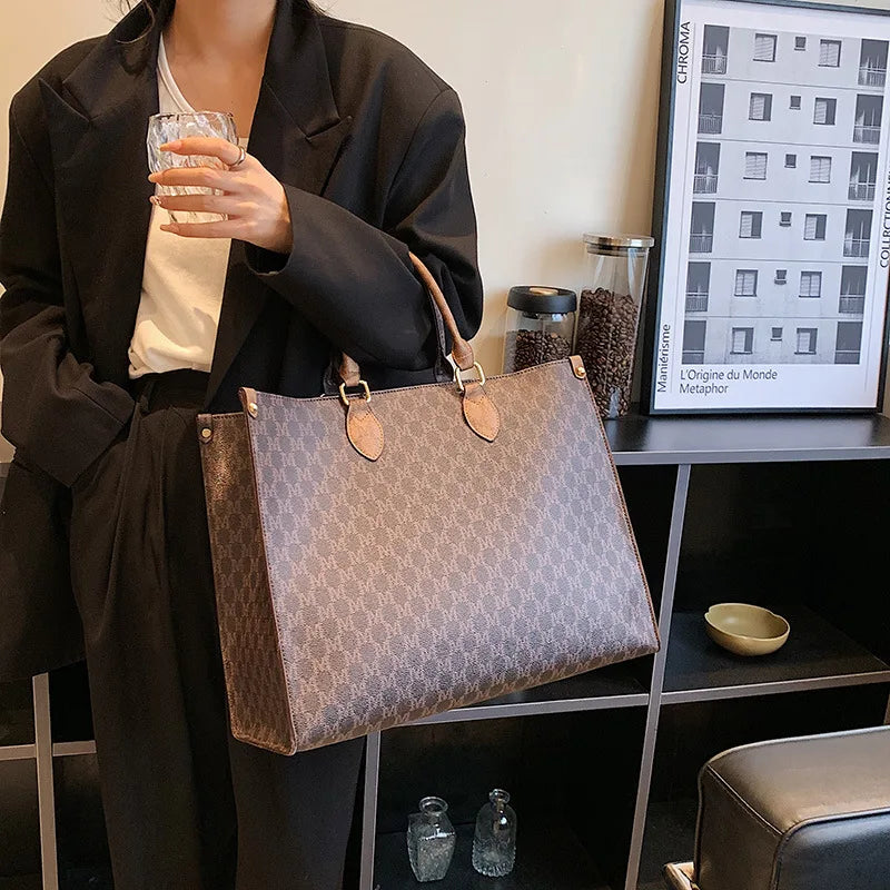 Large-capacity women's bags in Europe and the United States retro shoulder bag classic letters PU commuter handbags women