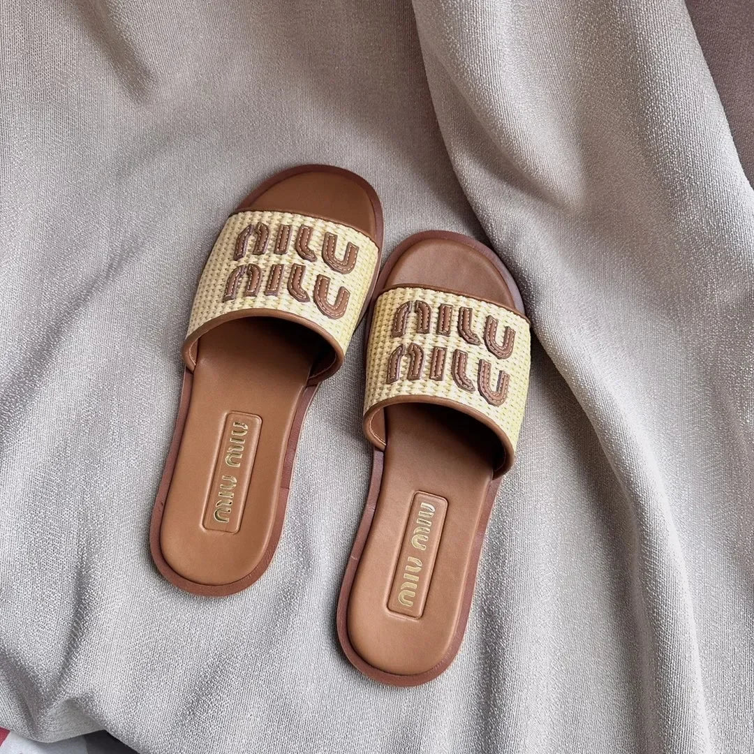 Designer Women's high quality flat leather non-slip slippers Summer triangle printed slippers Comfortable casual beach sandals