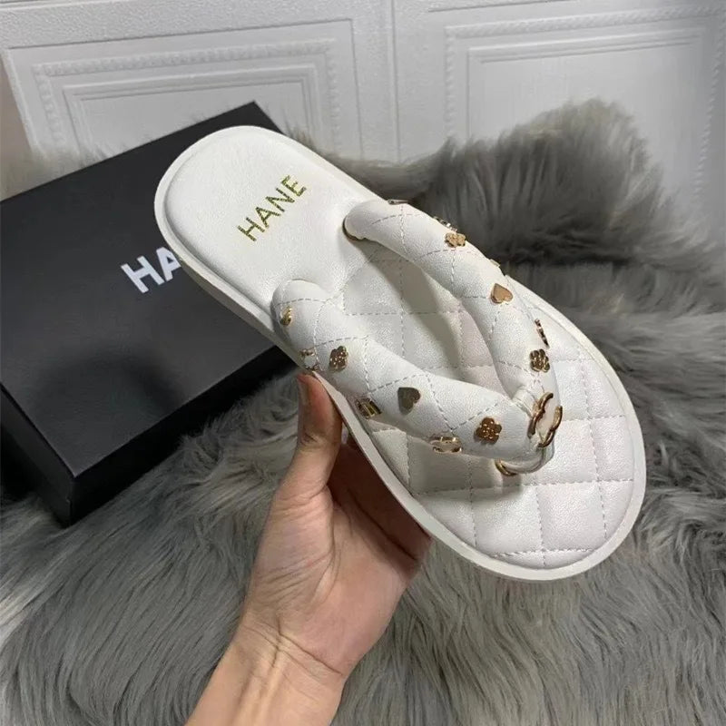 Advanced small fragrant style flip flops with diamond grid thick sole, women's outdoor wear, summer new fashion, casual sandals,