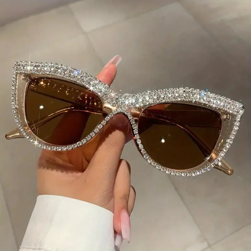 Flower Cat Eye Retro Rhinestones Sun Glasses for Women Elegant Fashion Men Trend Brand Designer Outdoor Party Shades Eyewear