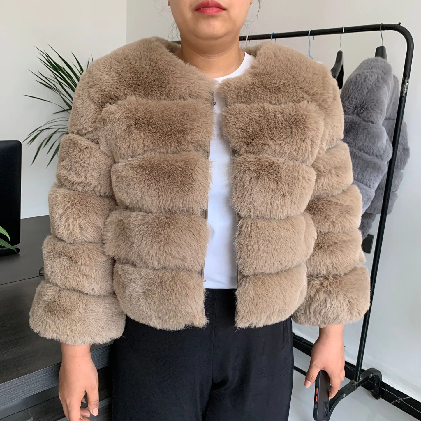 Damenmode Kunstpelzmantel superheiß Herbst Winter Damen kurze Kunstfuchsjacke flauschig hohe Qualität 7XL Damen Pelzmäntel
