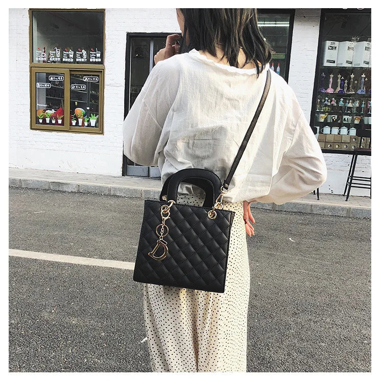 New Fashion Luxury Design Tote Bags for Women Handbags Ladies Shoulder Bags Trending Lingge Chain Crossbody Bag and Purse