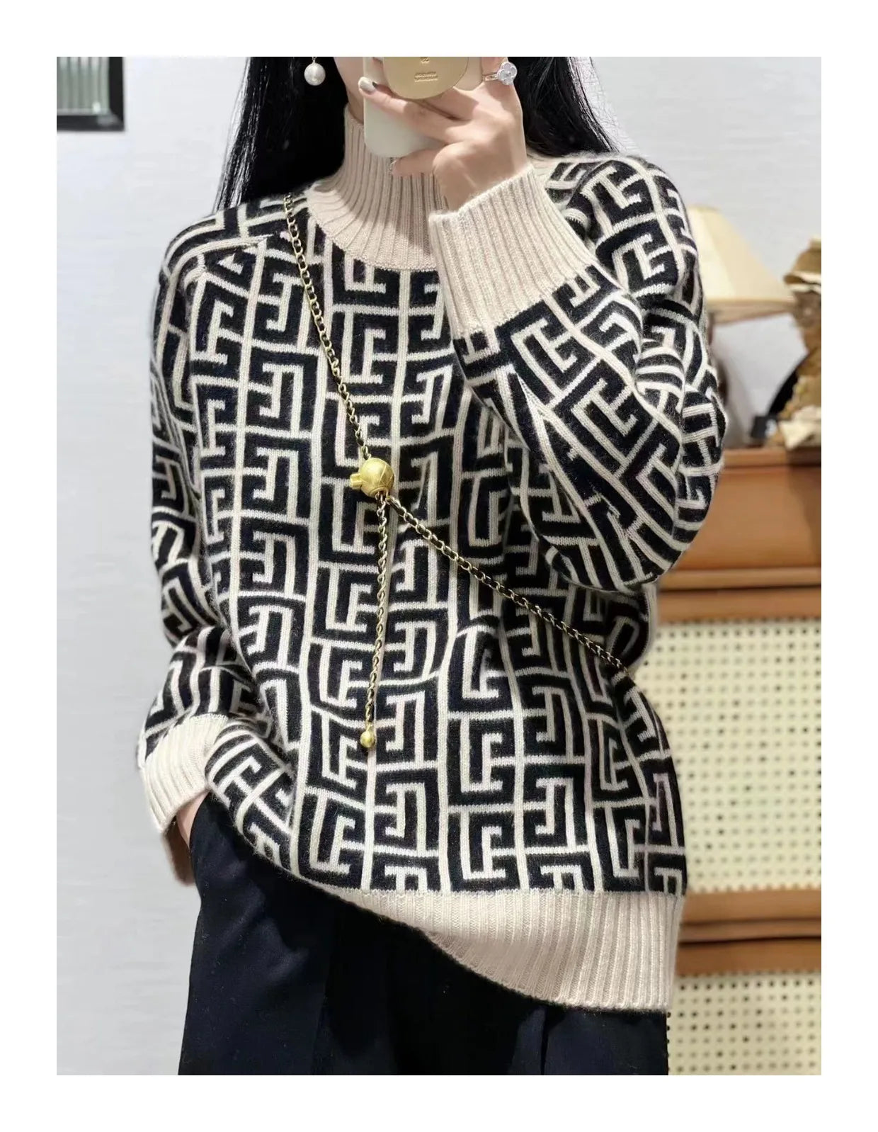 High-end 100% goat sweater women stand collar bottom loose sweater autumn winter new style of western style with age reduction